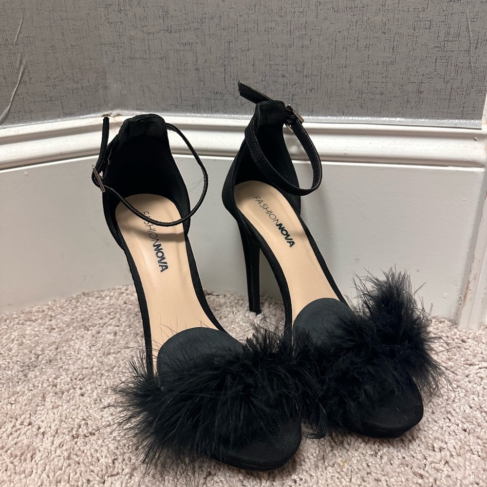 Fashion Nova Black Feather Heels